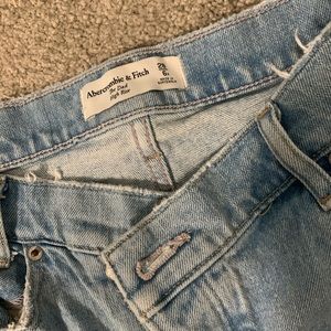 Abercrombie dad high rise jeans with criss cross buttons!